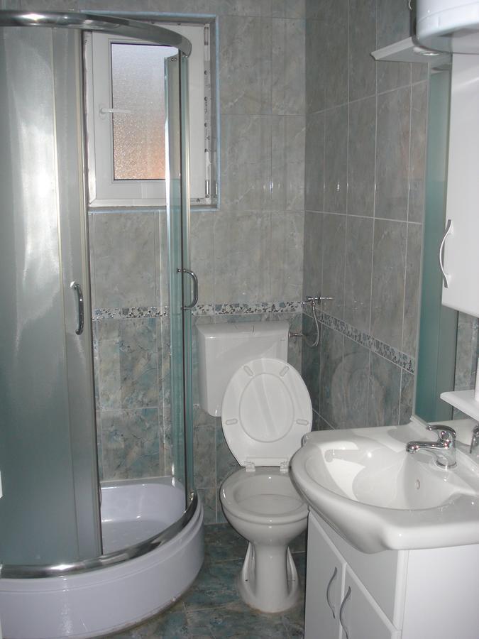 Guesthouse Zimovski Pestani Exterior photo